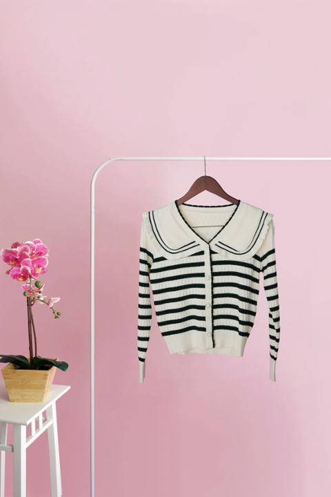 Foto model menggunakan produk Ayaka Striped Knit Sweater