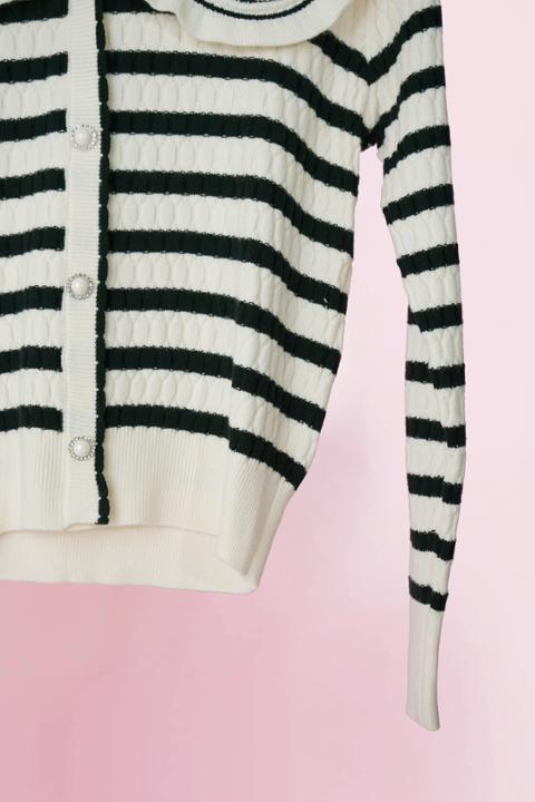 Foto model menggunakan produk Ayaka Striped Knit Sweater